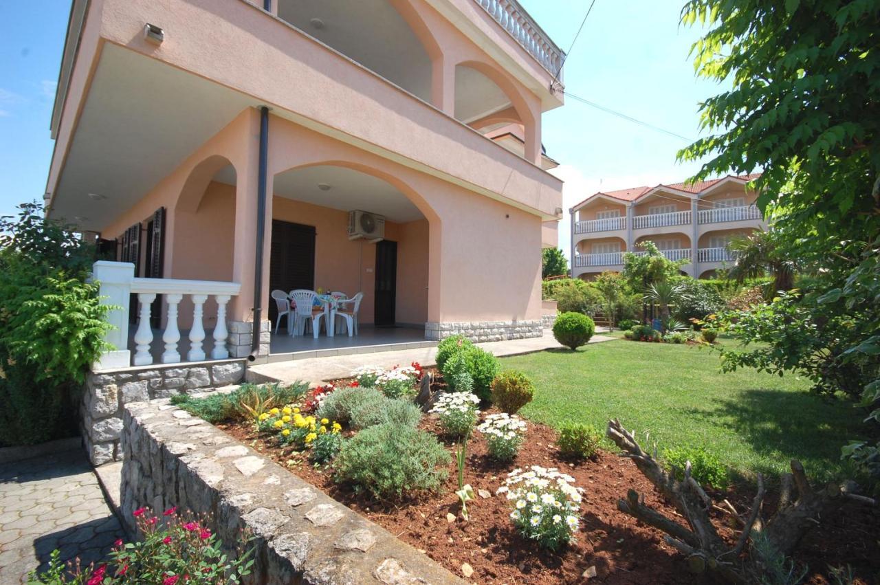 Apartments Andrea By El-Pi Tours Njivice Εξωτερικό φωτογραφία